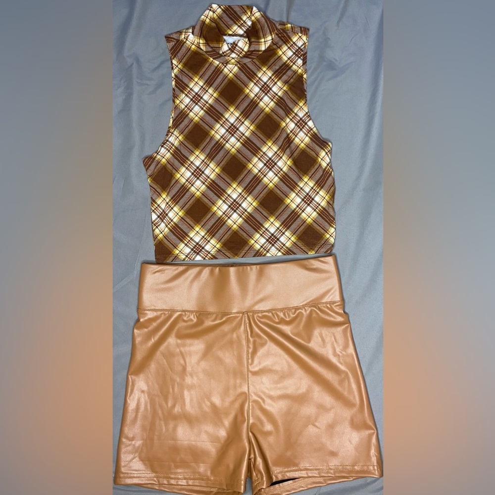 Pacsun crop shirt with cute stylish shorts